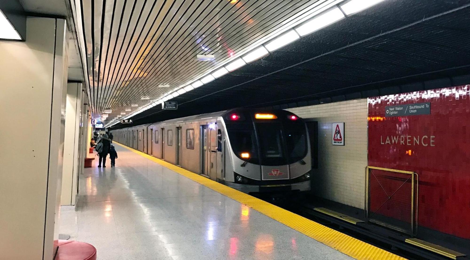 Executive Room In Toronto Next To Yorkdale Shopping Centre Екстер'єр фото